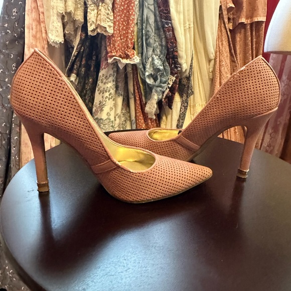 Guess peachy textured heels size 6 - Picture 5 of 7